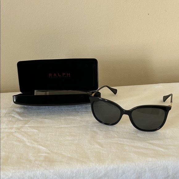 RALPH LAUREN Black Sunglasses - Picture 5 of 13